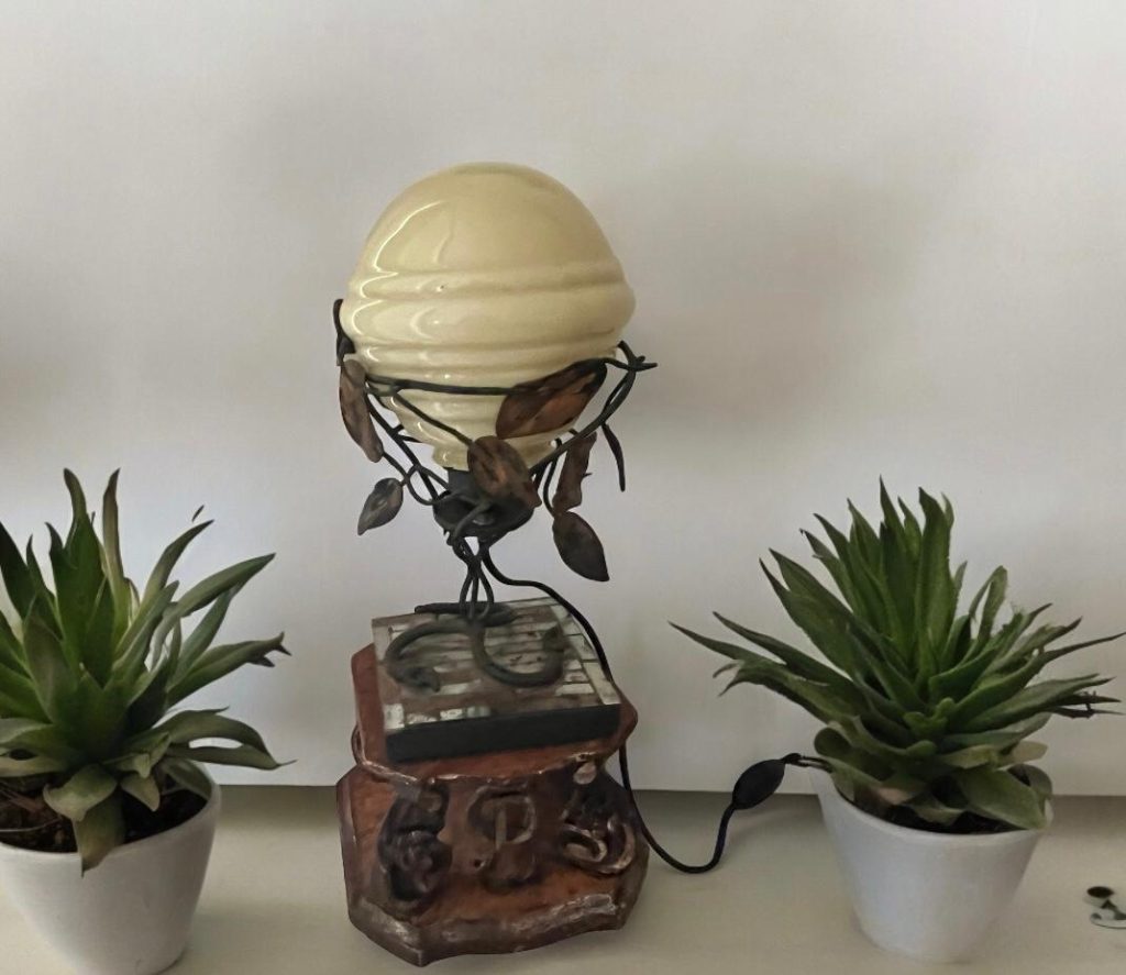 Lampada - crazione con materiali reciclati spenta
